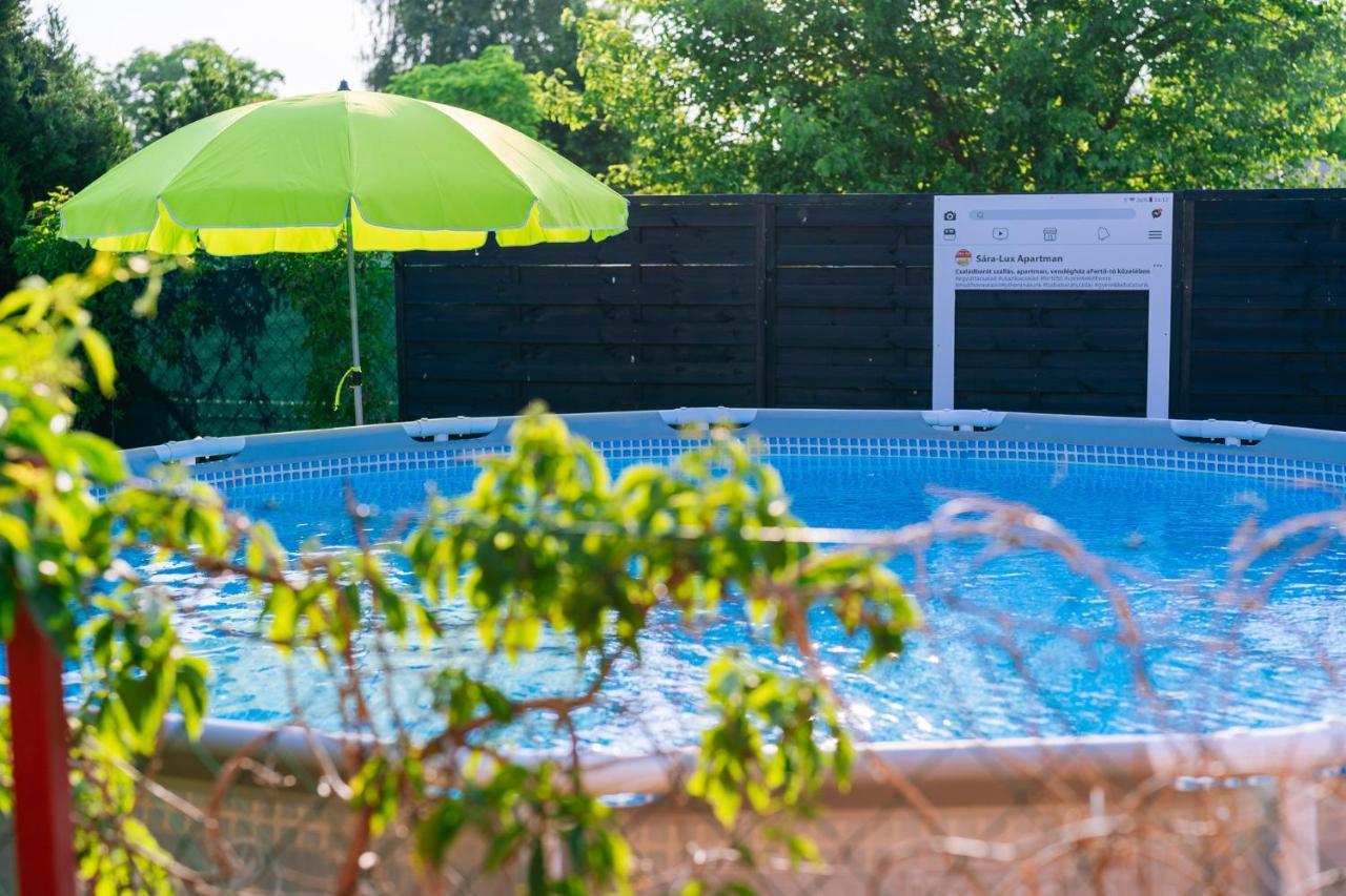 Sara-Lux Apartman Nyarliget Dış mekan fotoğraf