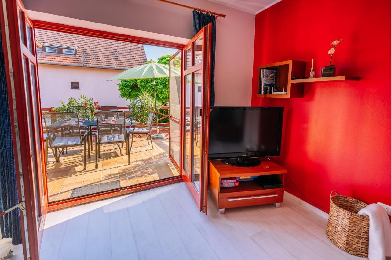 Sara-Lux Apartman Nyarliget Dış mekan fotoğraf